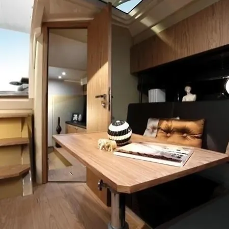 Bådhotel 5* Mogan Yacht Xperience 3*